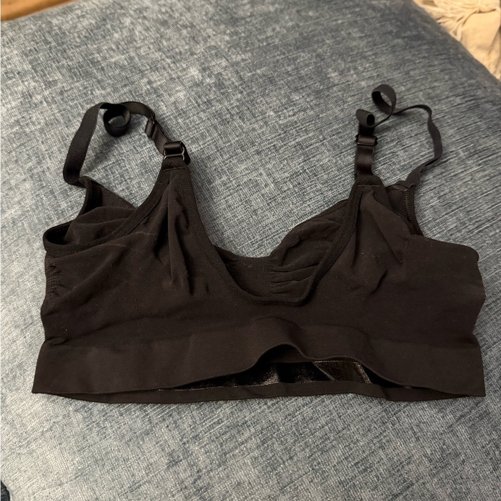Skims Seamless Sculpting Bra - Picture 5 of 6